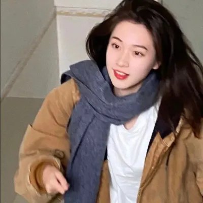 壁花女孩梦游中 海报